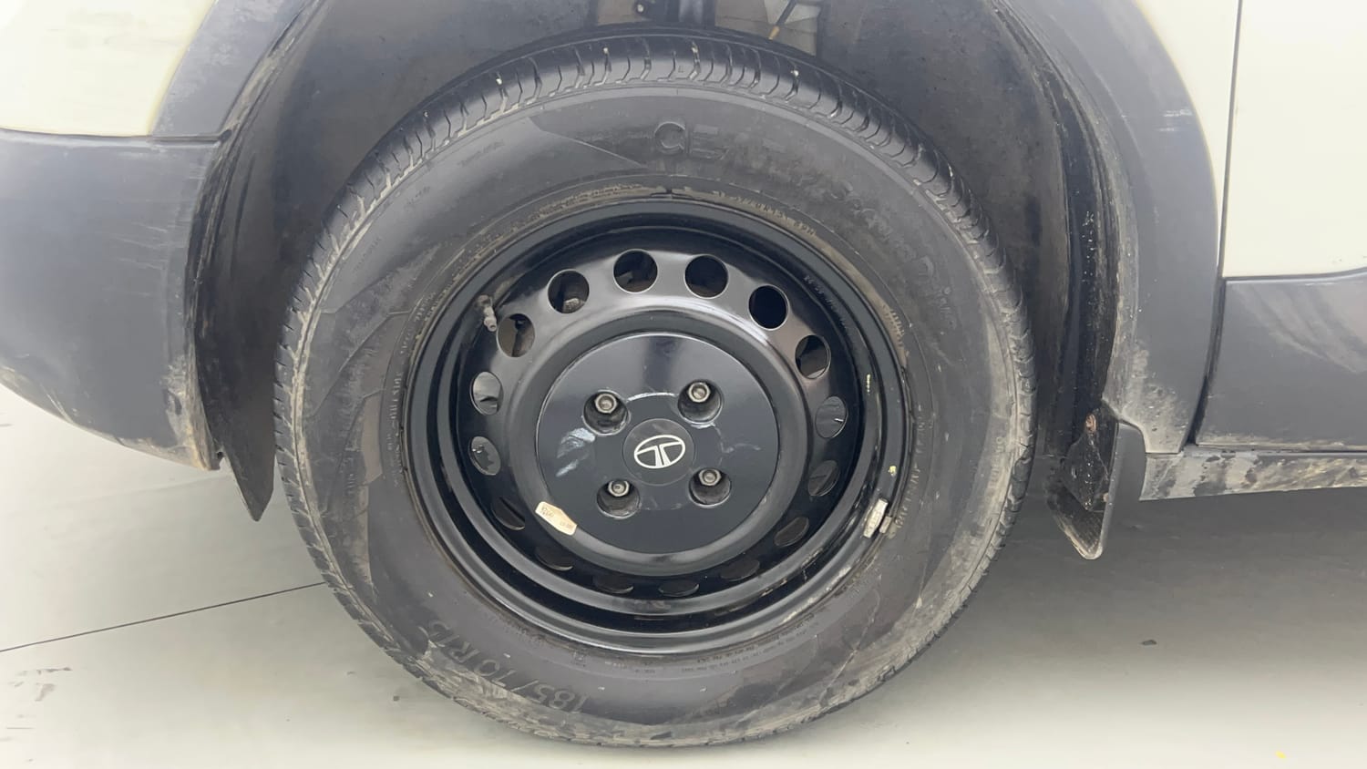 Used 2024 Tata Punch Pure MT Petrol Manual tyres LEFT FRONT TYRE RIM VIEW