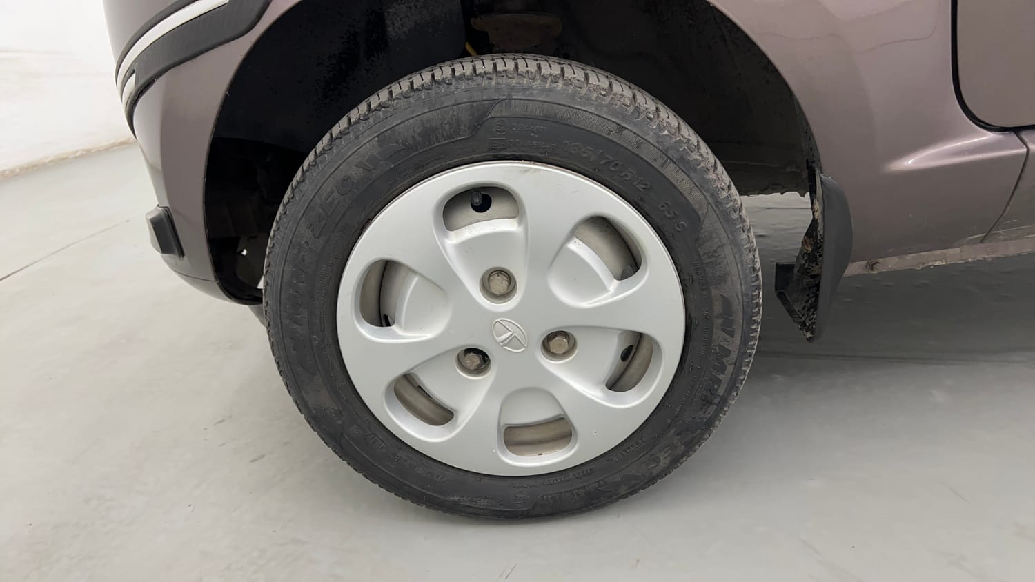 Used 2018 Tata Nano Twist XTA Petrol Automatic tyres LEFT FRONT TYRE RIM VIEW