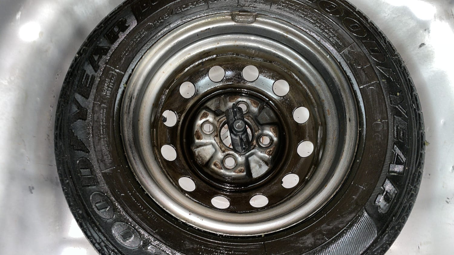 Used 2016 Hyundai Eon Era Petrol Manual tyres SPARE TYRE VIEW