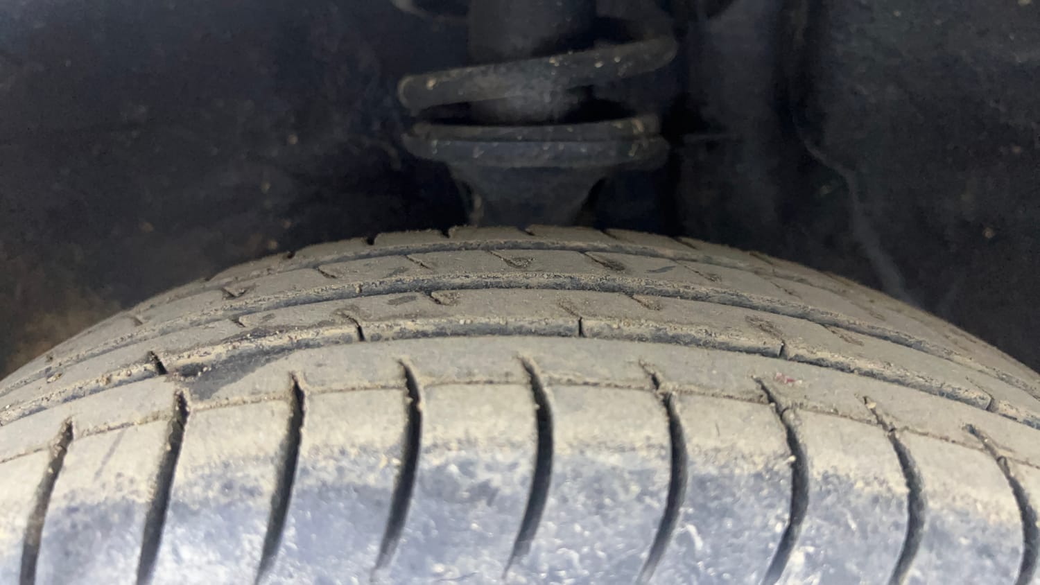 Used 2012 Maruti Suzuki Alto LXi BS-IV Petrol Manual tyres LEFT FRONT TYRE TREAD VIEW