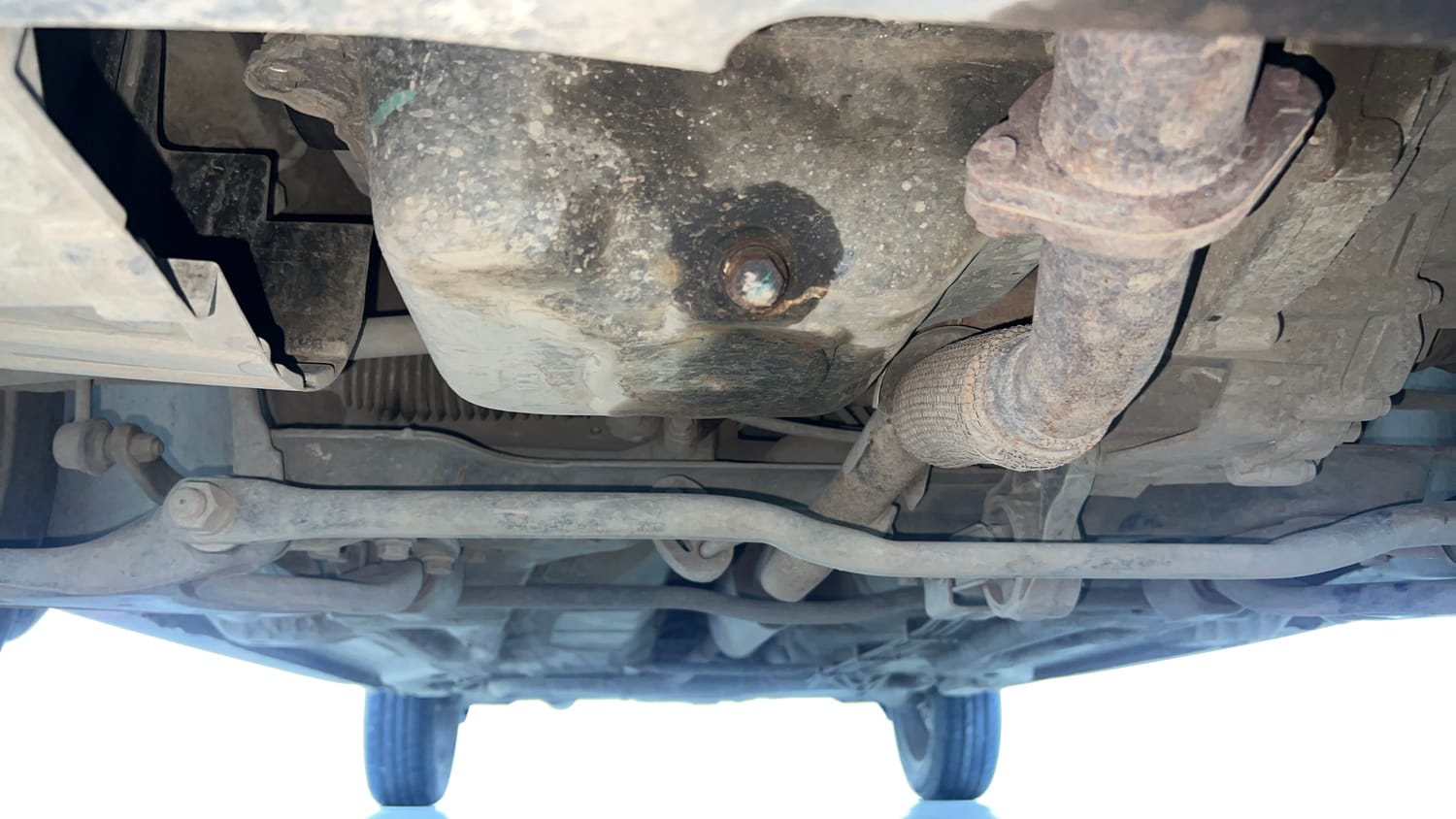 Used 2020 Tata Tiago XZ Plus Dual Tone Petrol Manual extra FRONT LEFT UNDERBODY VIEW