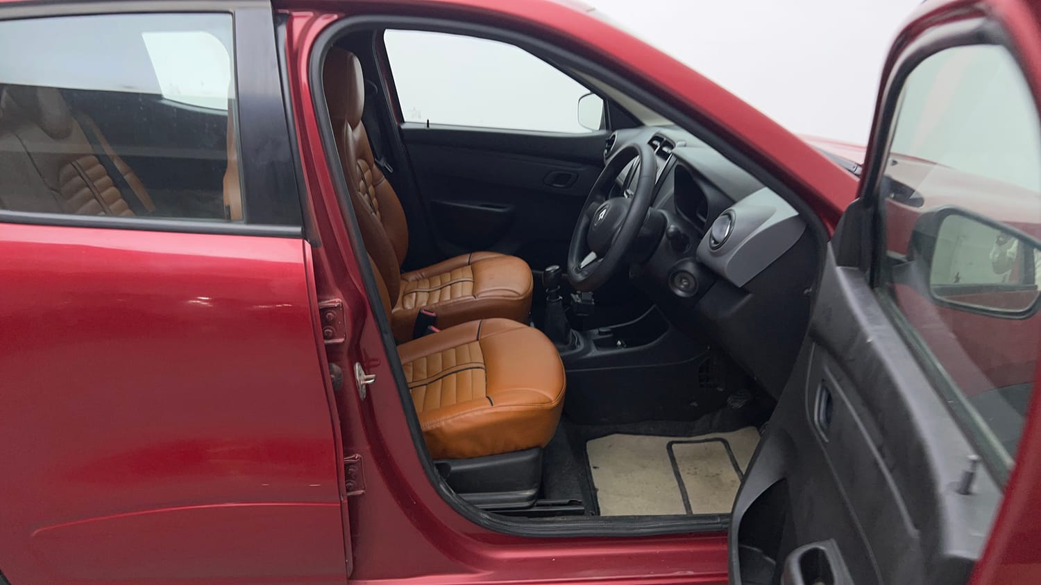 Used 2018 Renault Kwid 1.0 RXT Petrol Manual interior RIGHT SIDE FRONT DOOR CABIN VIEW