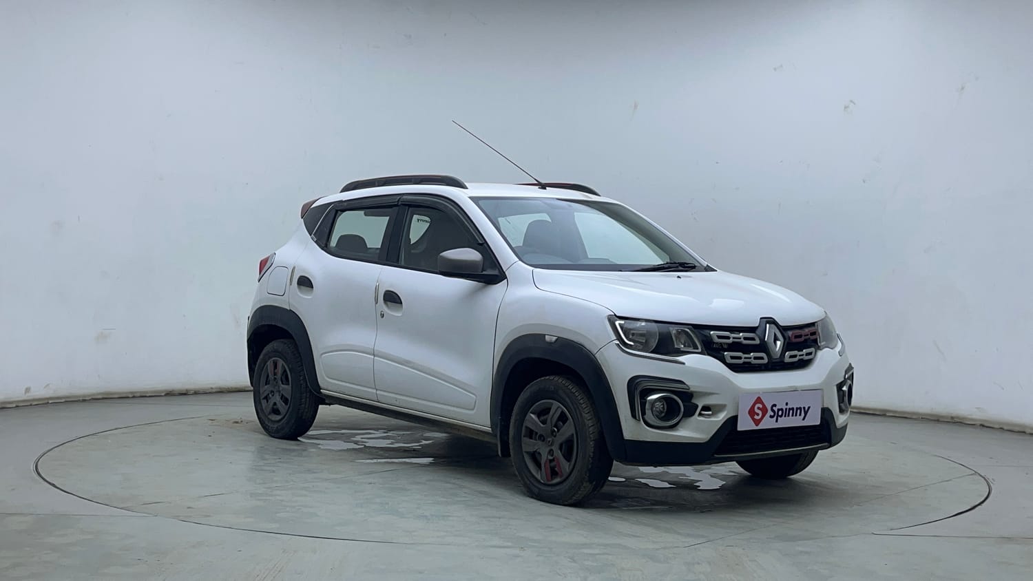 Used 2017 Renault Kwid 1.0 RXT AMT Petrol Automatic exterior RIGHT FRONT CORNER VIEW