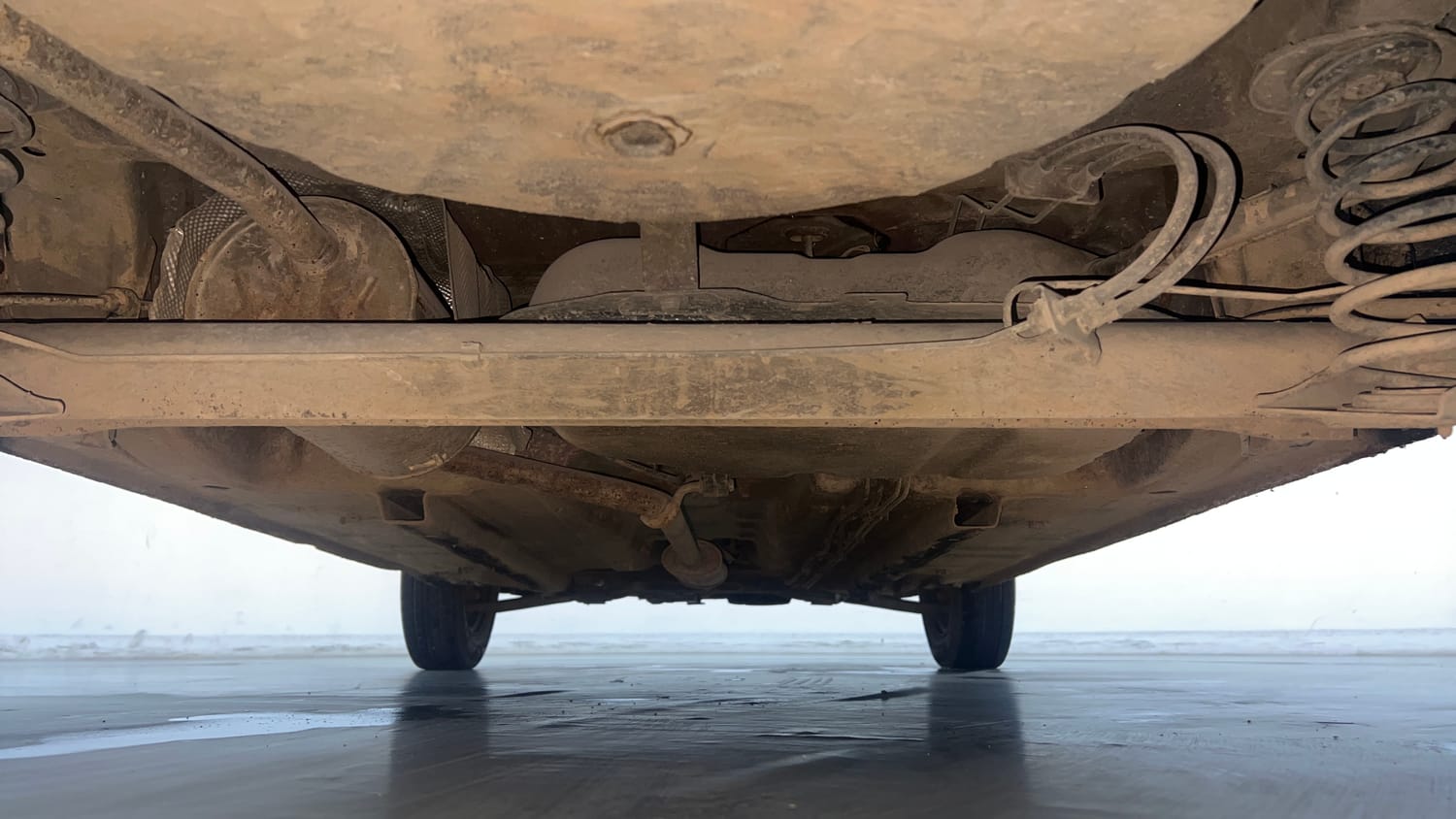 Used 2018 Renault Kwid 1.0 RXT Petrol Manual extra REAR UNDERBODY VIEW (TAKEN FROM REAR)