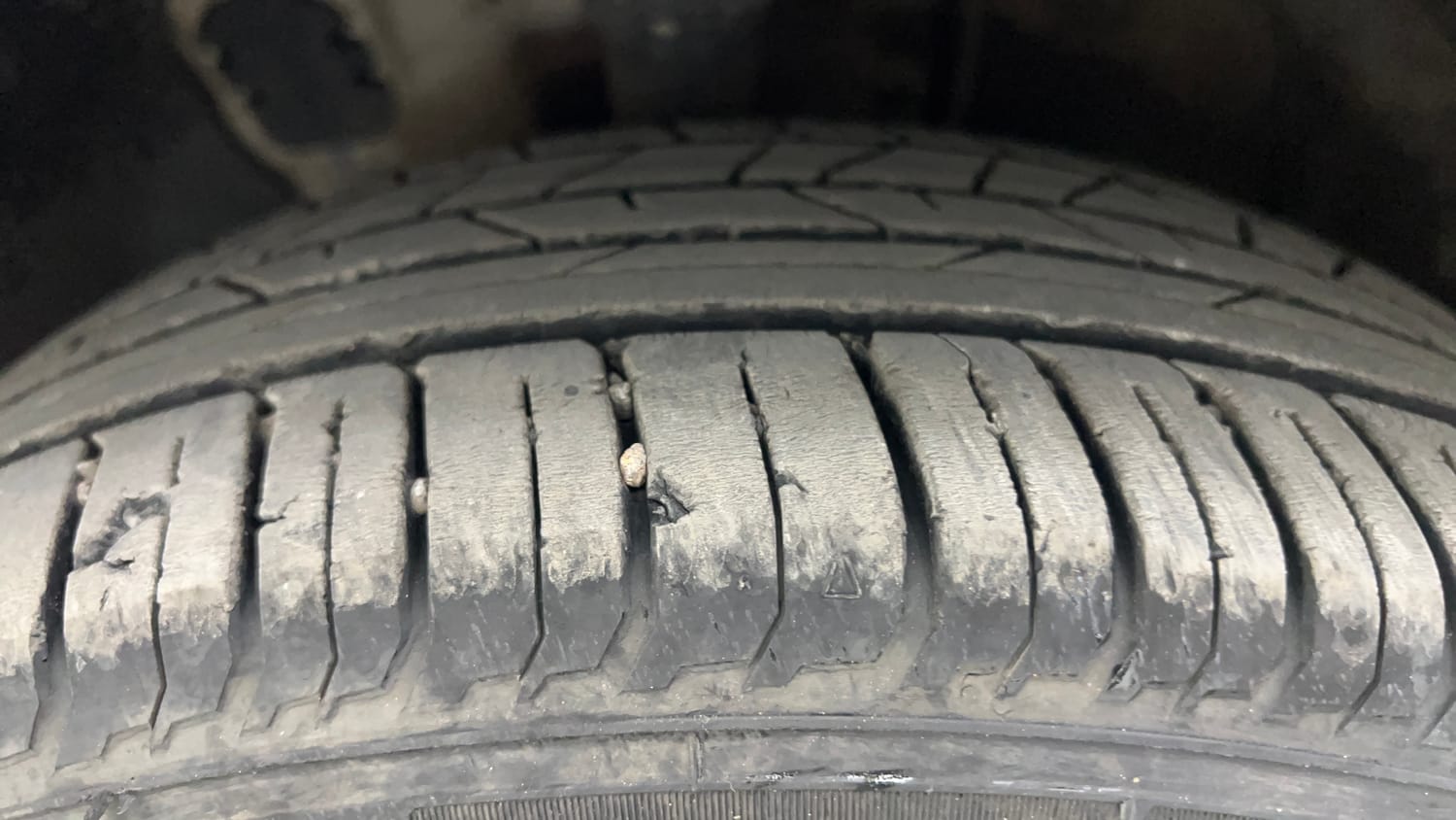 Used 2022 Hyundai i20 Sportz 1.2 IVT Petrol Automatic tyres LEFT FRONT TYRE TREAD VIEW