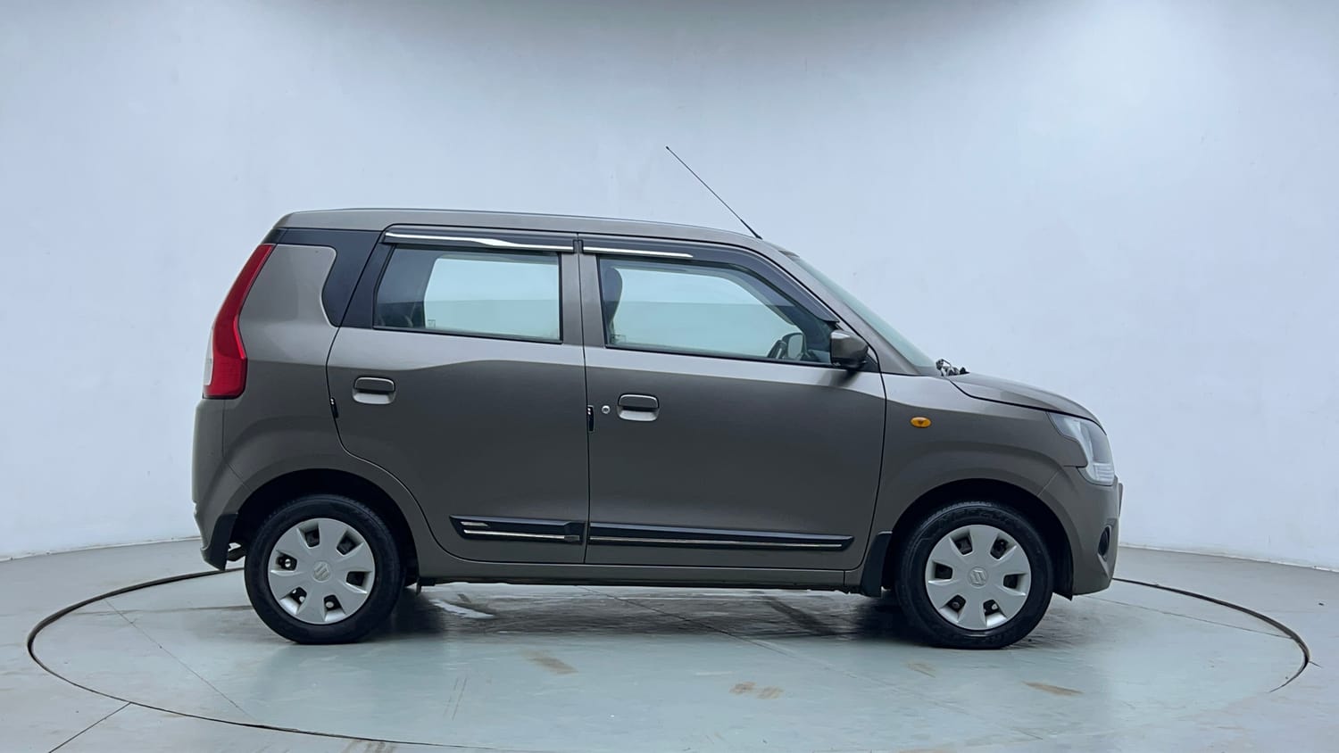 Used 2023 Maruti Suzuki Wagon R VXI 1.0 CNG Cng Manual exterior RIGHT SIDE VIEW