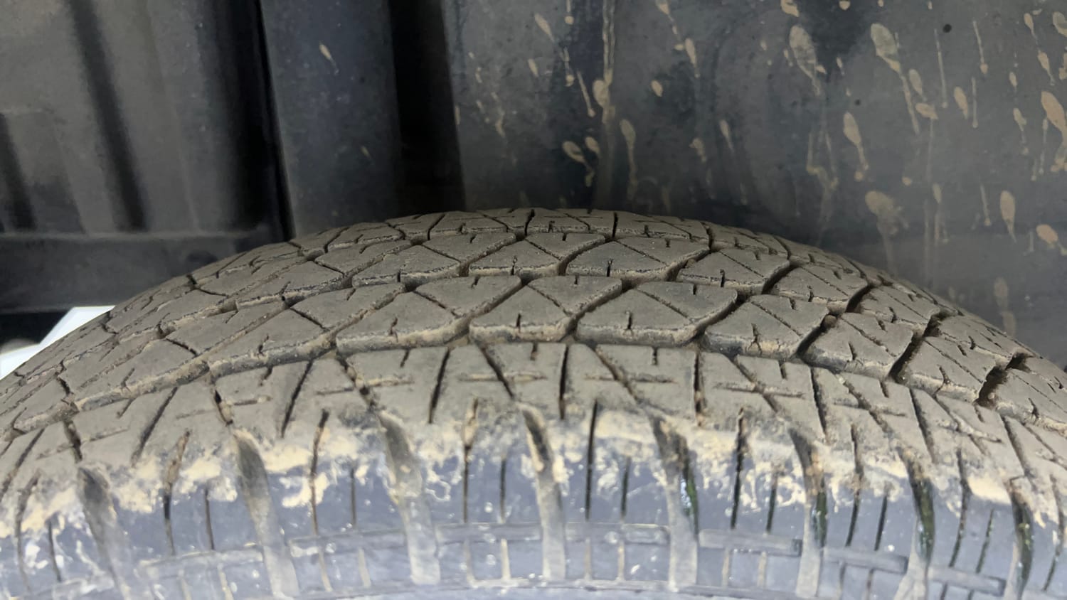 Used 2017 Maruti Suzuki Swift VXi Petrol Manual tyres RIGHT REAR TYRE TREAD VIEW