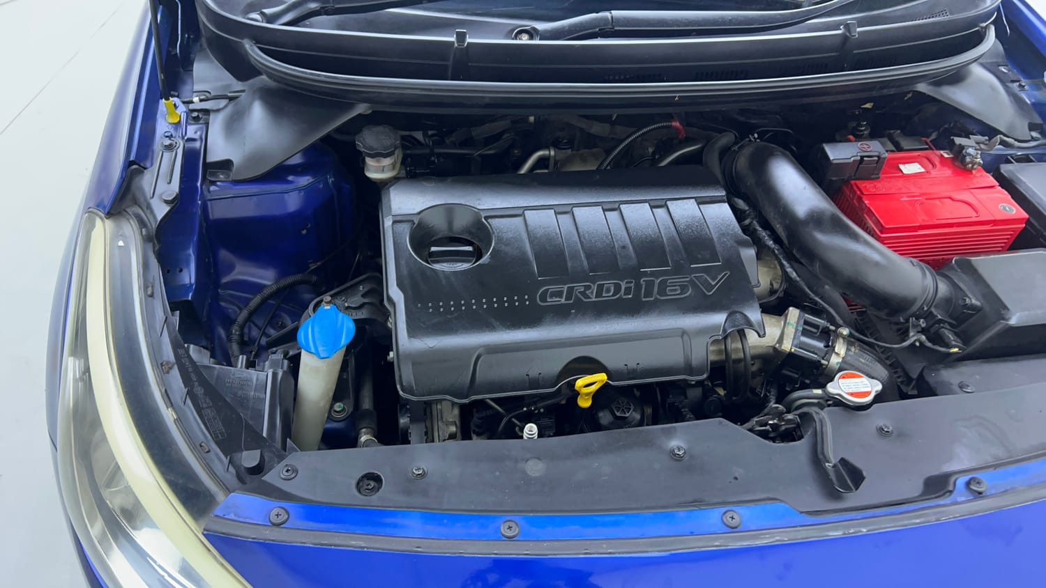 Used 2015 Hyundai Elite i20 Asta 1.4 CRDI Diesel Manual engine ENGINE RIGHT SIDE VIEW