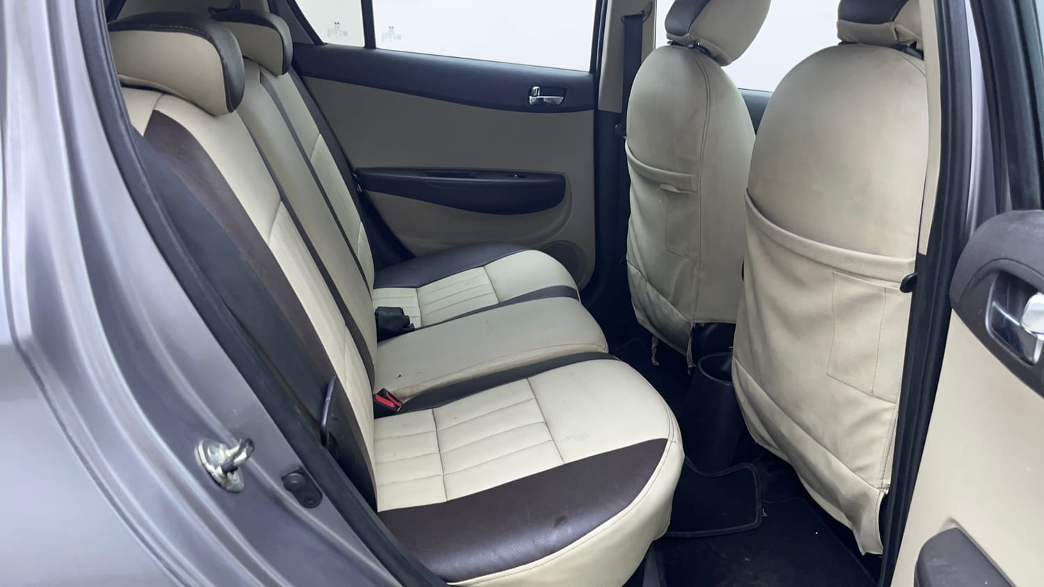Used 2014 Hyundai i20 Asta 1.2 Petrol Manual interior RIGHT SIDE REAR DOOR CABIN VIEW