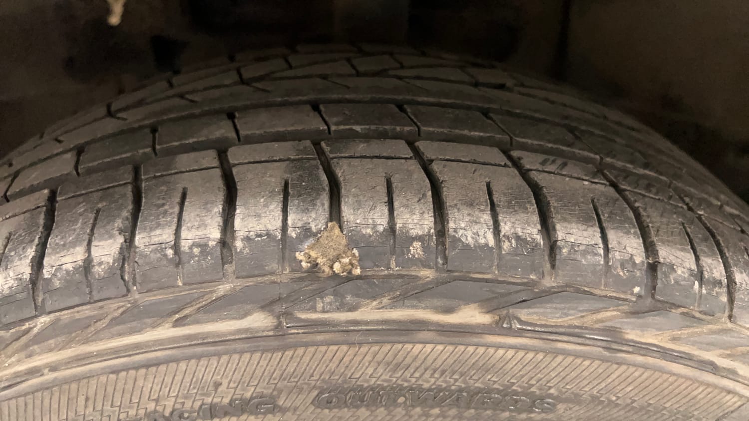Used 2019 Tata Nexon XZA Plus Petrol Dual Tone Petrol Automatic tyres LEFT FRONT TYRE TREAD VIEW