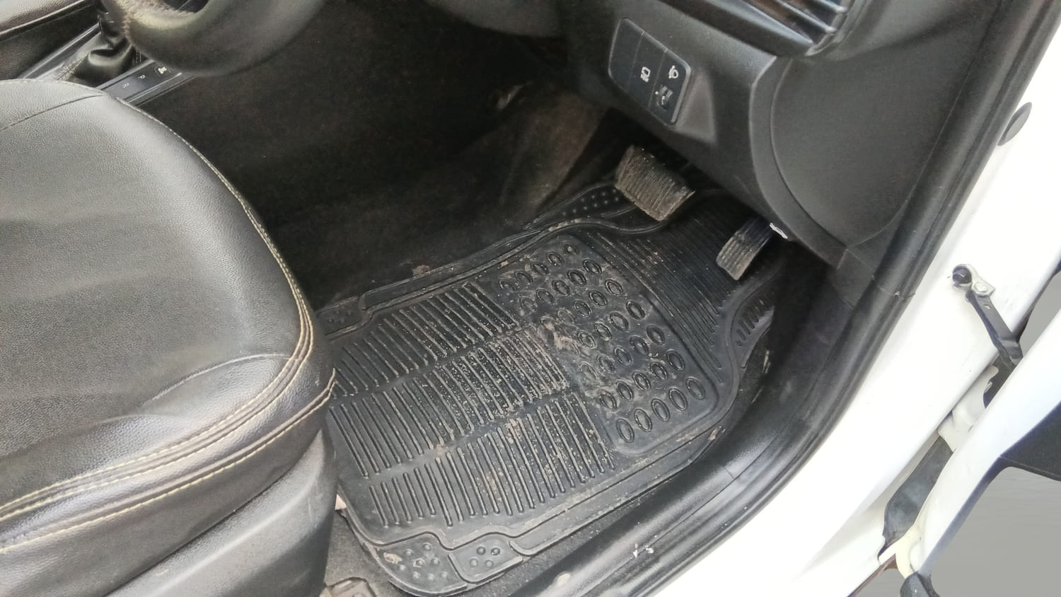Used 2021 Hyundai i20 Asta 1.2 IVT Petrol Automatic interior RIGHT SIDE FRONT DOOR CABIN VIEW