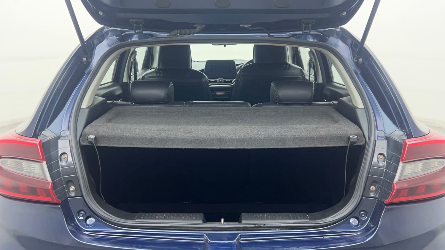Used 2022 Maruti Suzuki Baleno Zeta MT Petrol Manual interior DICKY INSIDE VIEW