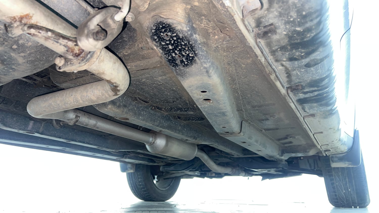 Used 2022 Tata Nexon XZA Plus (HS) Petrol Automatic extra REAR RIGHT UNDERBODY VIEW