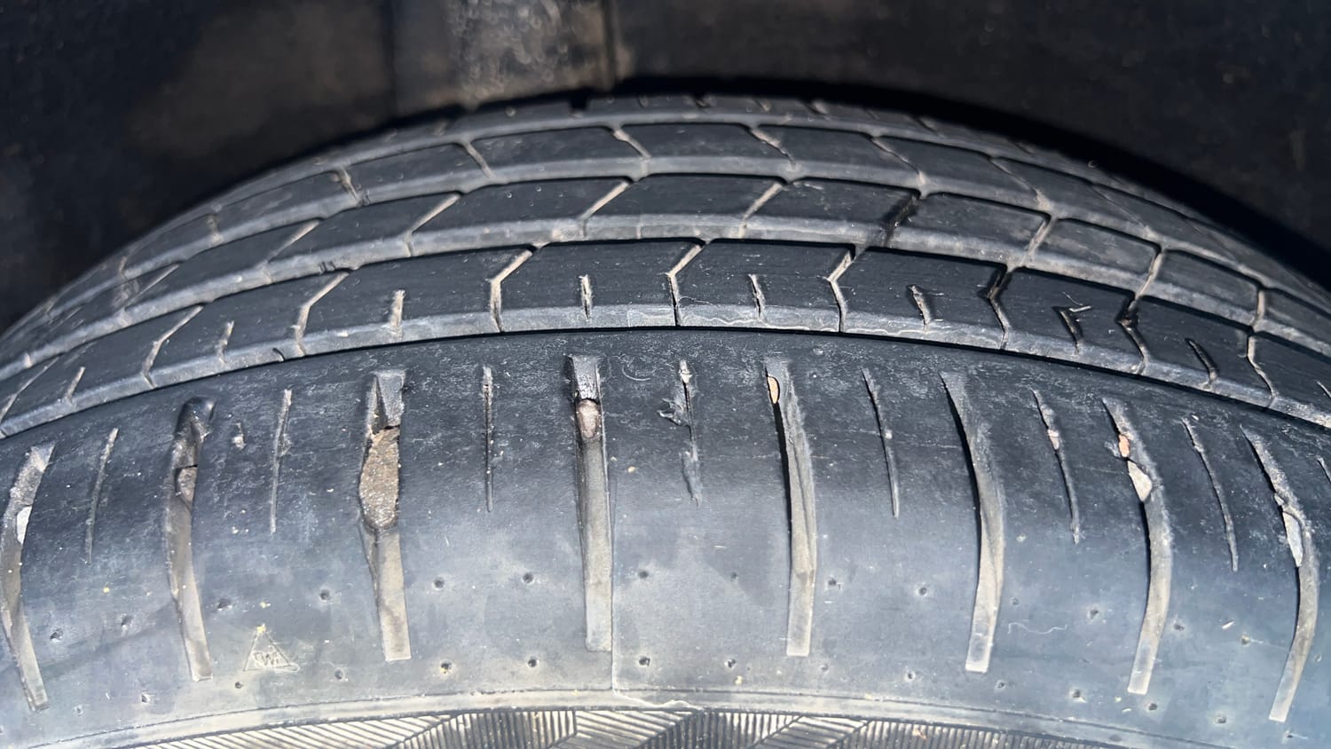 Used 2018 Maruti Suzuki Baleno Zeta 1.2 Petrol Manual tyres RIGHT REAR TYRE TREAD VIEW