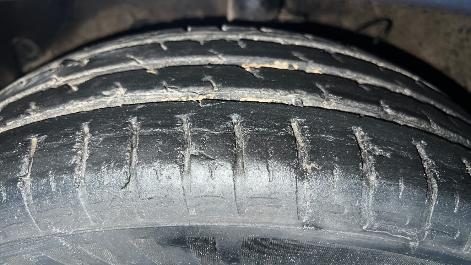 Used 2021 Hyundai Grand i10 Nios Sportz 1.2 Kappa VTVT Petrol Manual tyres LEFT FRONT TYRE TREAD VIEW