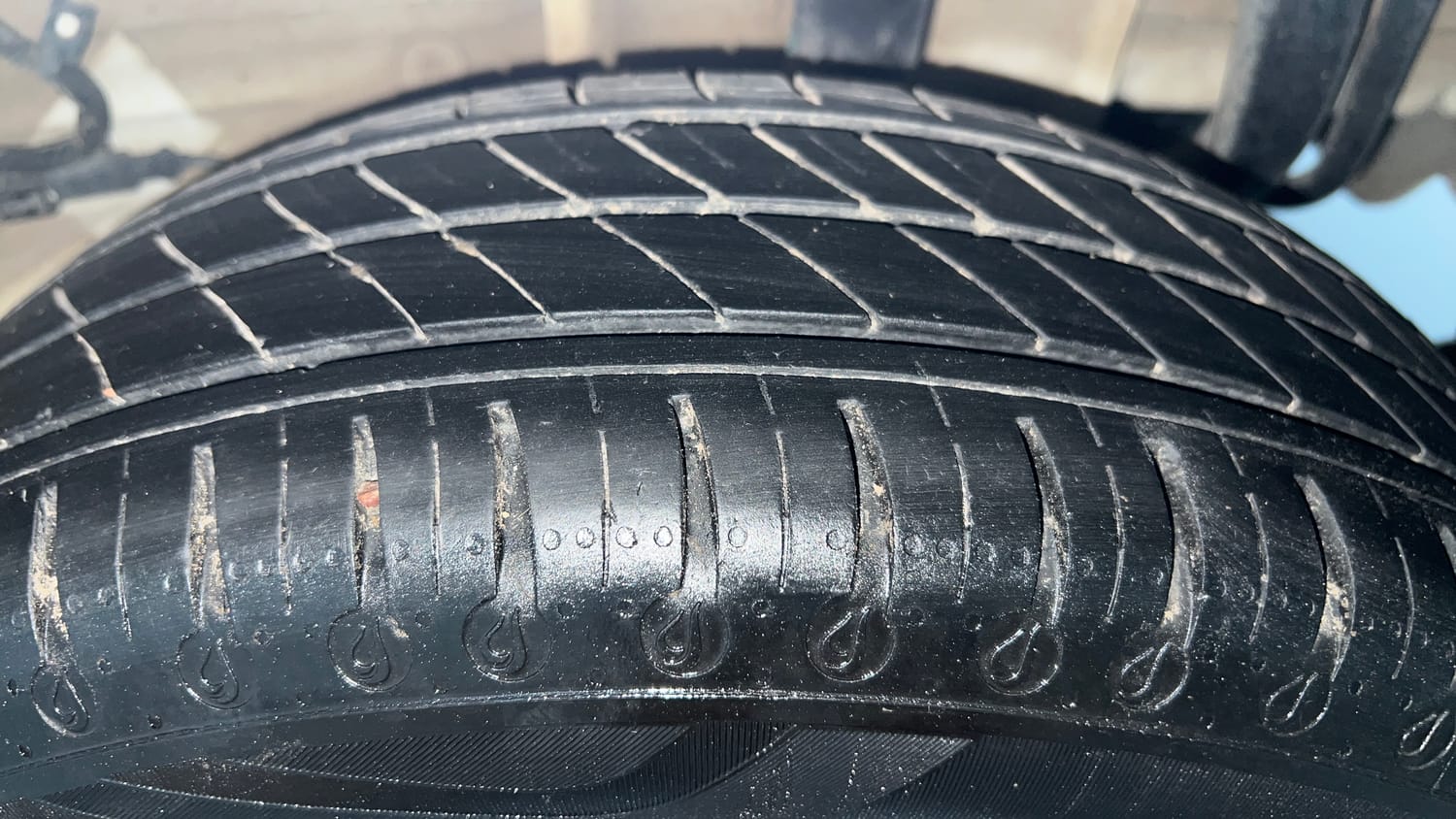 Used 2024 Tata Tiago XTA iCNG Cng Automatic tyres LEFT REAR TYRE TREAD VIEW