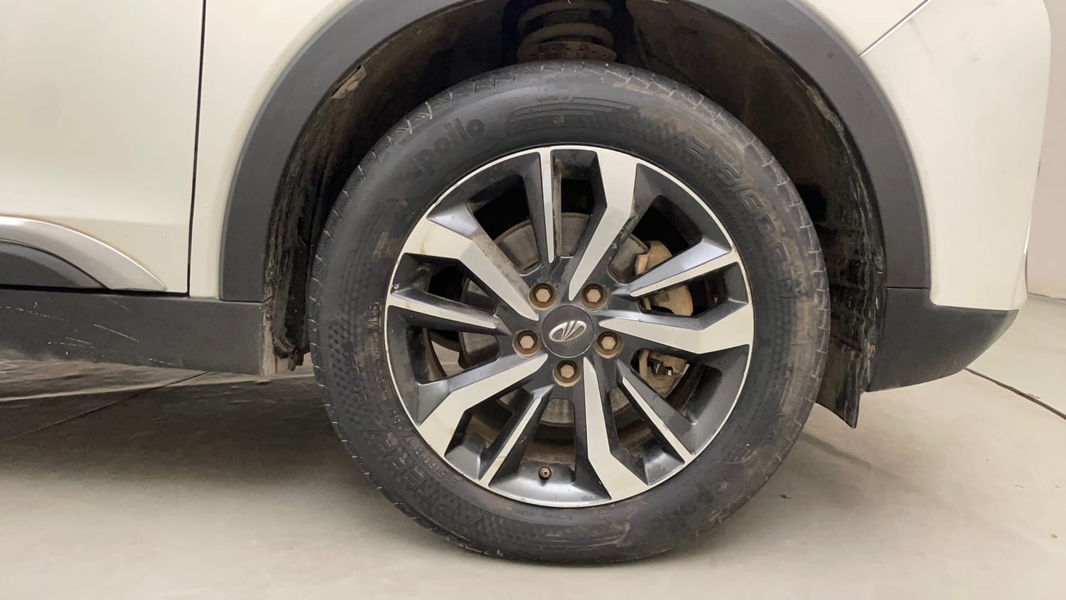 Used 2021 Mahindra XUV 300 W8 (O) 1.5 Diesel Diesel Manual tyres RIGHT FRONT TYRE RIM VIEW