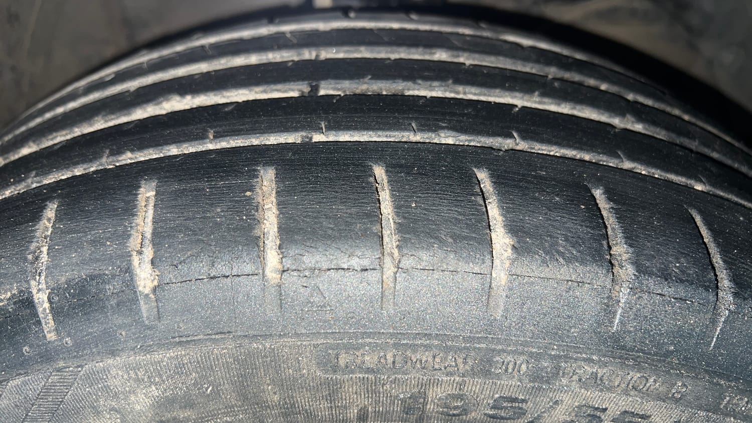 Used 2019 Maruti Suzuki Baleno Zeta Automatic Petrol Automatic tyres RIGHT FRONT TYRE TREAD VIEW