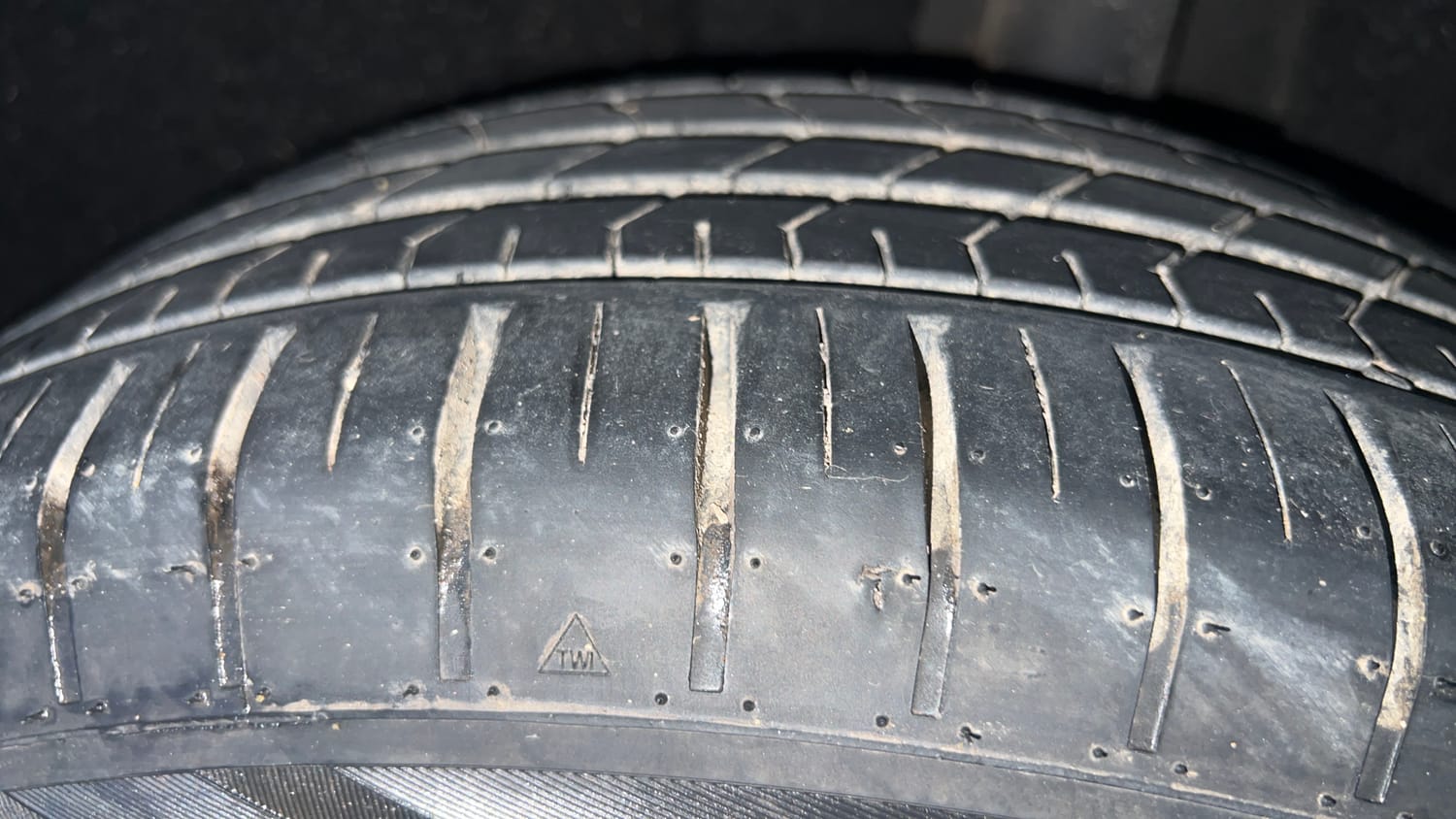 Used 2018 Maruti Suzuki Baleno Zeta 1.2 AT Petrol Automatic tyres LEFT REAR TYRE TREAD VIEW