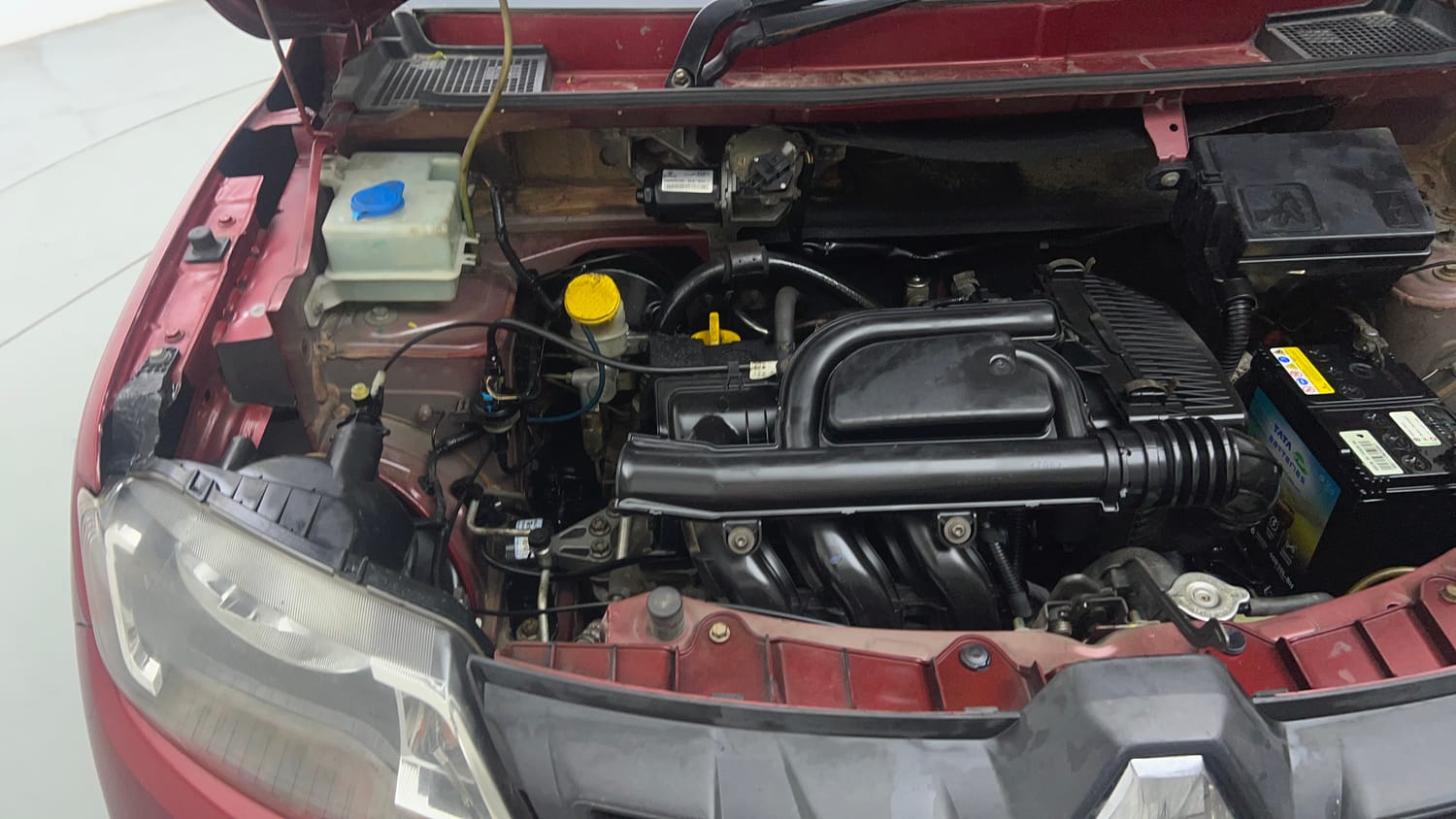 Used 2018 Renault Kwid 1.0 RXT Petrol Manual engine ENGINE RIGHT SIDE VIEW