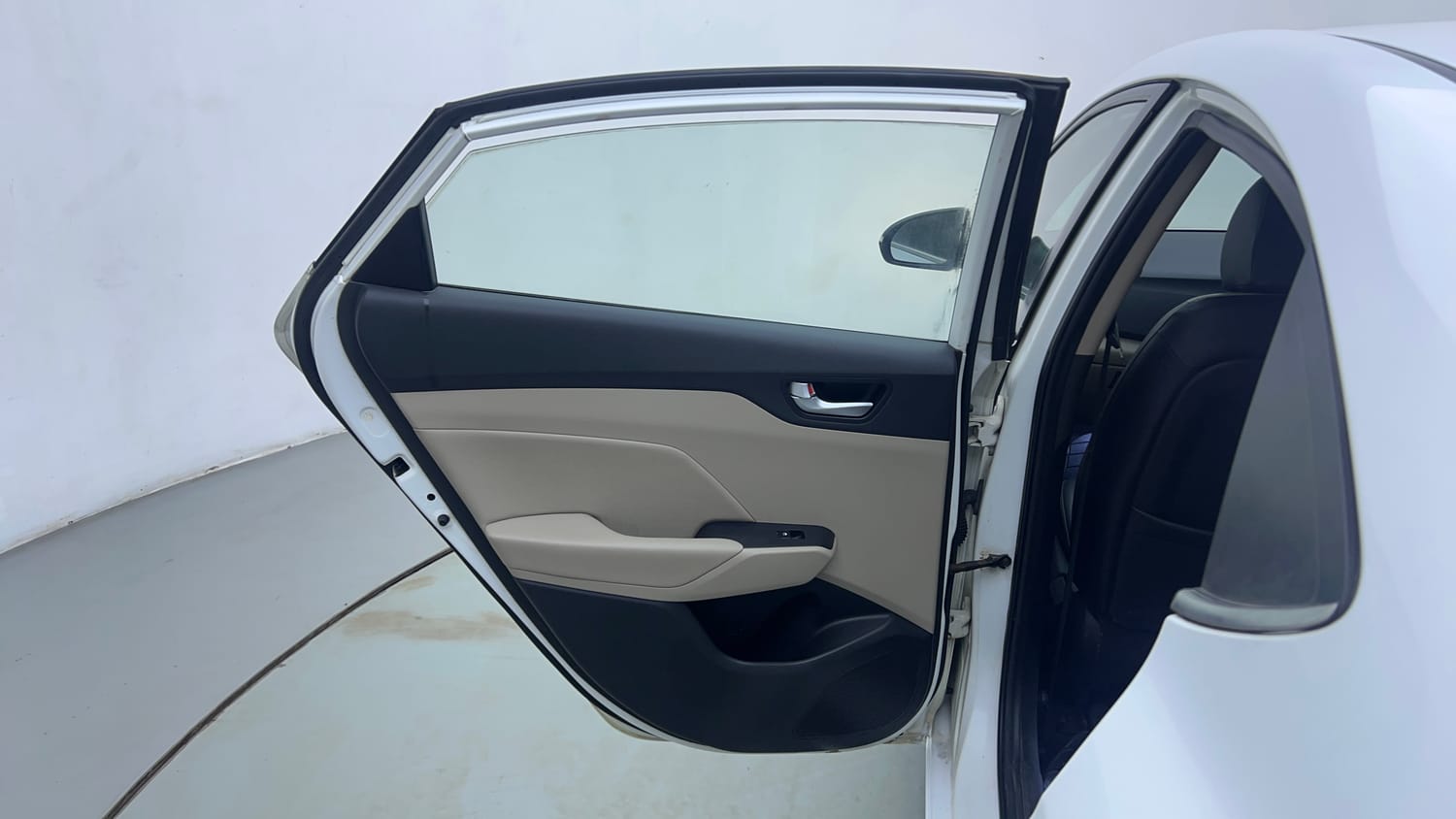 Used 2018 Hyundai Verna SX (O) 1.6 VTVT AT Petrol Automatic interior LEFT REAR DOOR OPEN VIEW