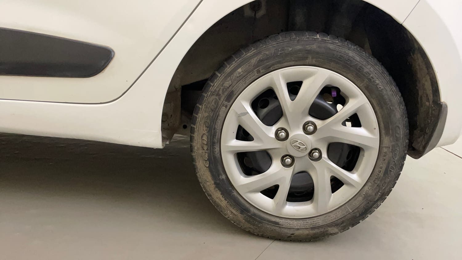 Used 2020 Hyundai Grand i10 Sportz 1.2 Kappa VTVT Petrol Manual tyres LEFT REAR TYRE RIM VIEW