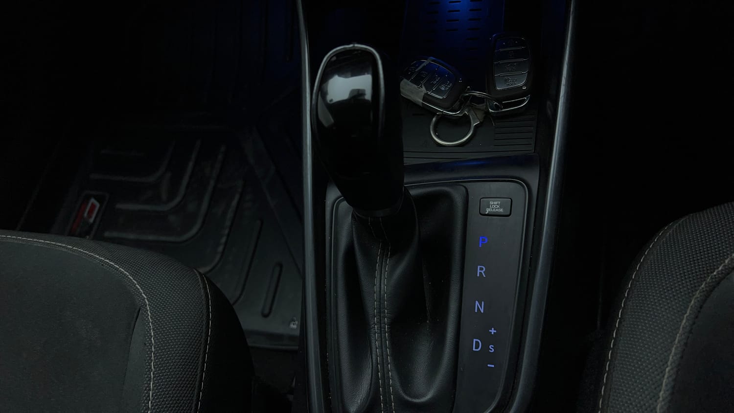 Used 2022 Hyundai i20 Asta (O) 1.2 IVT Petrol Automatic interior GEAR  KNOB VIEW