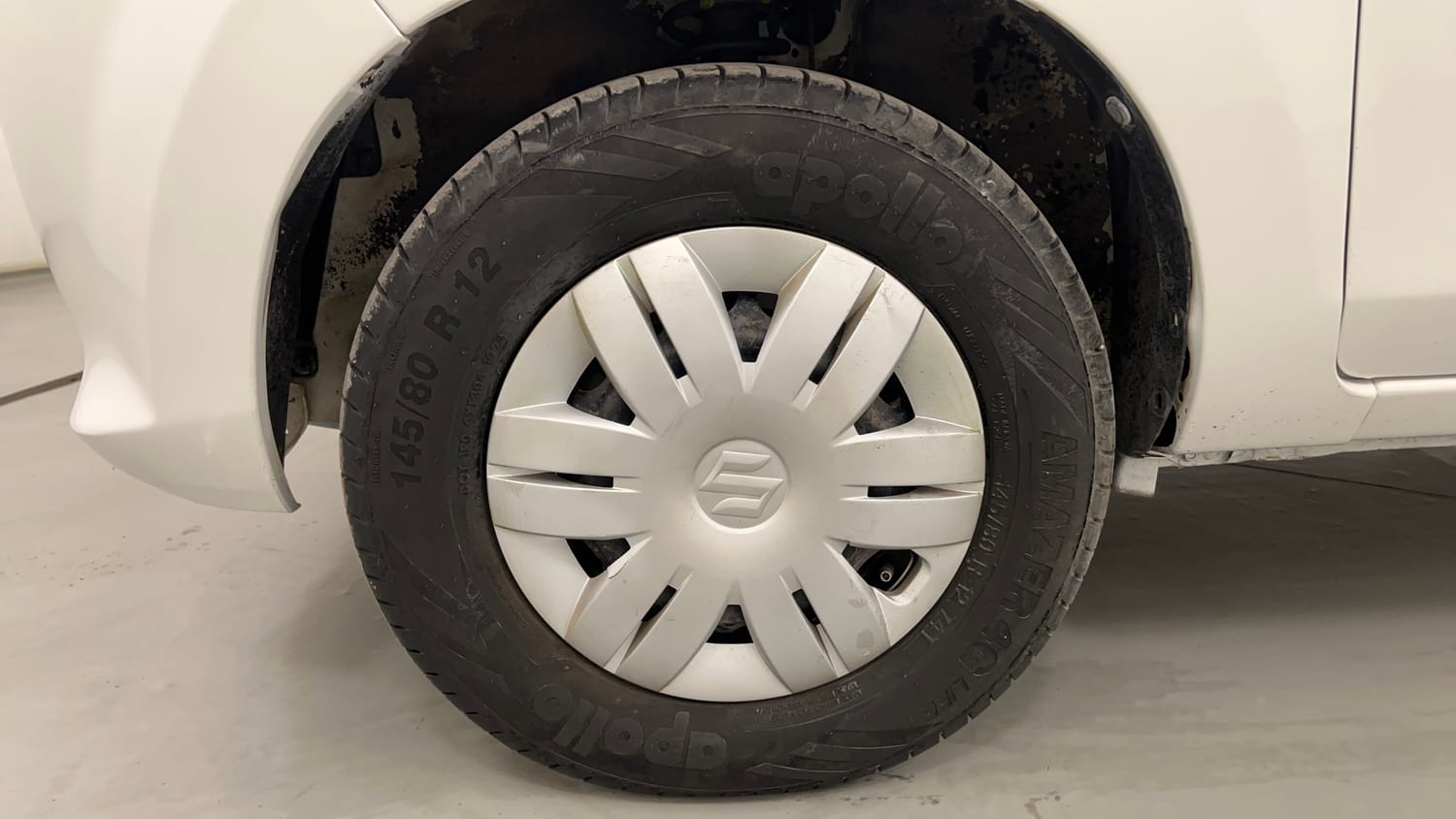 Used 2016 Maruti Suzuki Alto 800 Lxi Petrol Manual tyres LEFT FRONT TYRE RIM VIEW