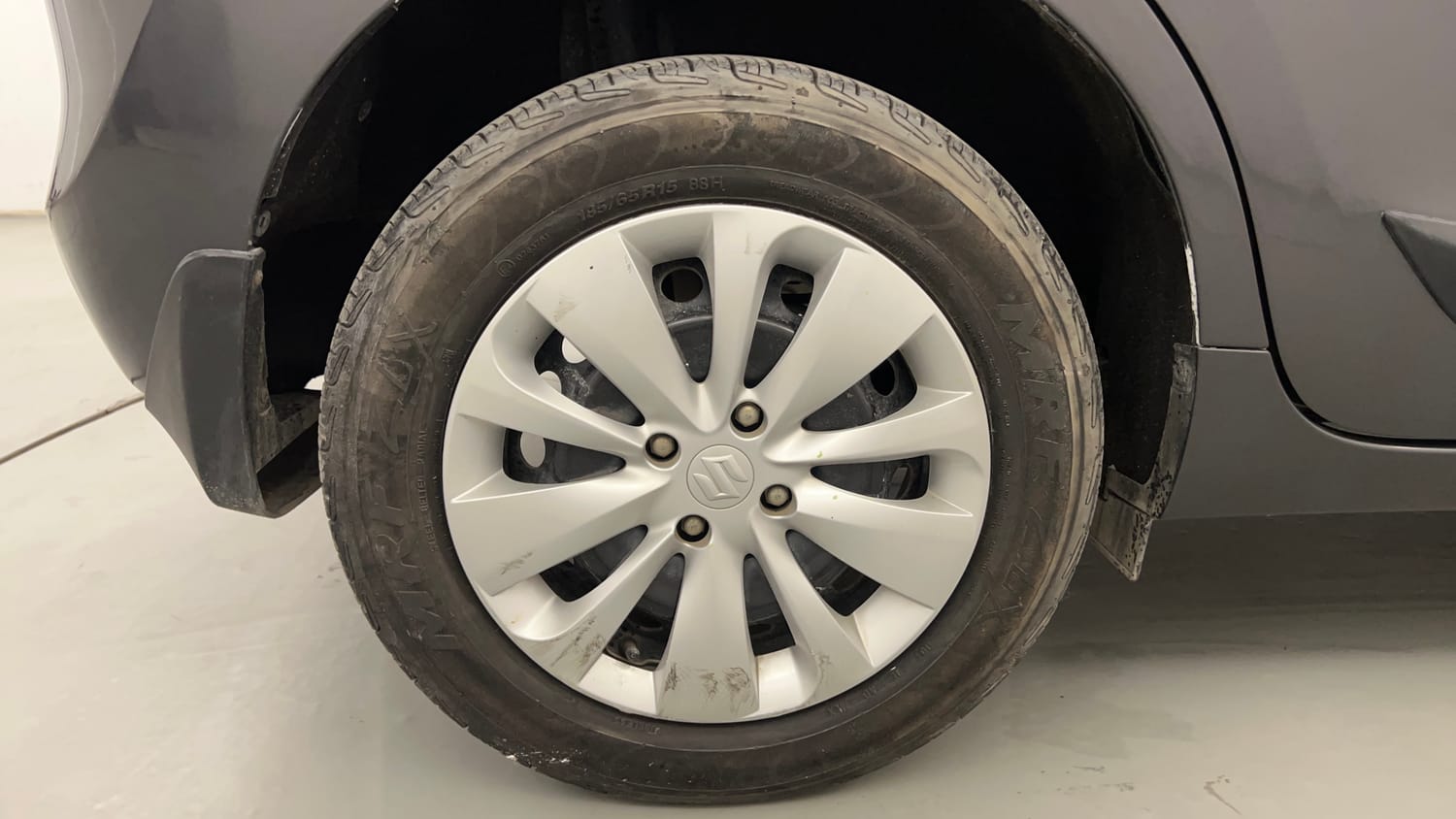 Used 2018 Maruti Suzuki Baleno Delta 1.2 Petrol Manual tyres RIGHT REAR TYRE RIM VIEW