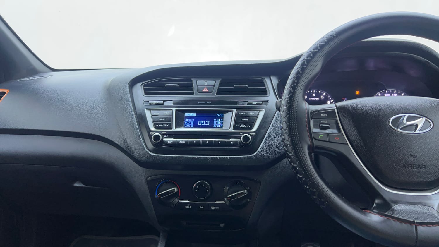 Used 2015 Hyundai i20 Active 1.2 S Petrol Manual interior MUSIC SYSTEM & AC CONTROL VIEW