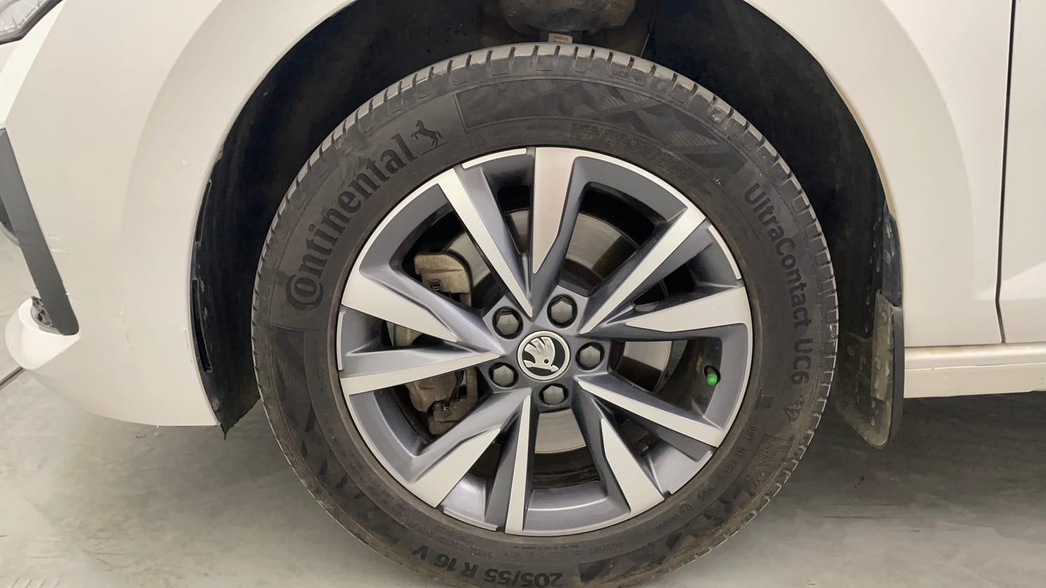 Used 2024 Skoda Slavia Style 1.5L TSI DSG Petrol Automatic tyres LEFT FRONT TYRE RIM VIEW