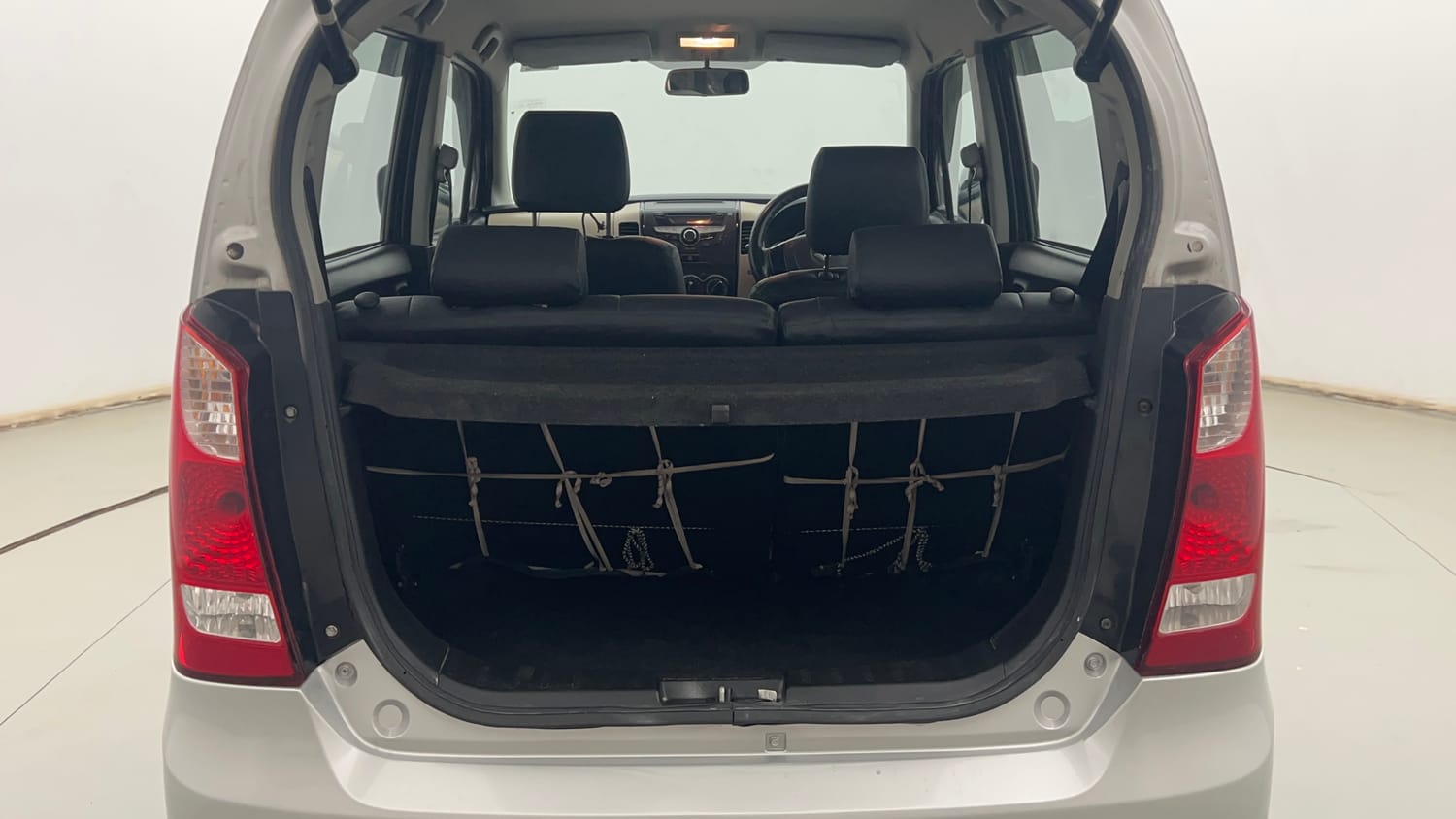 Used 2017 Maruti Suzuki Wagon R VXI Petrol Manual interior DICKY INSIDE VIEW