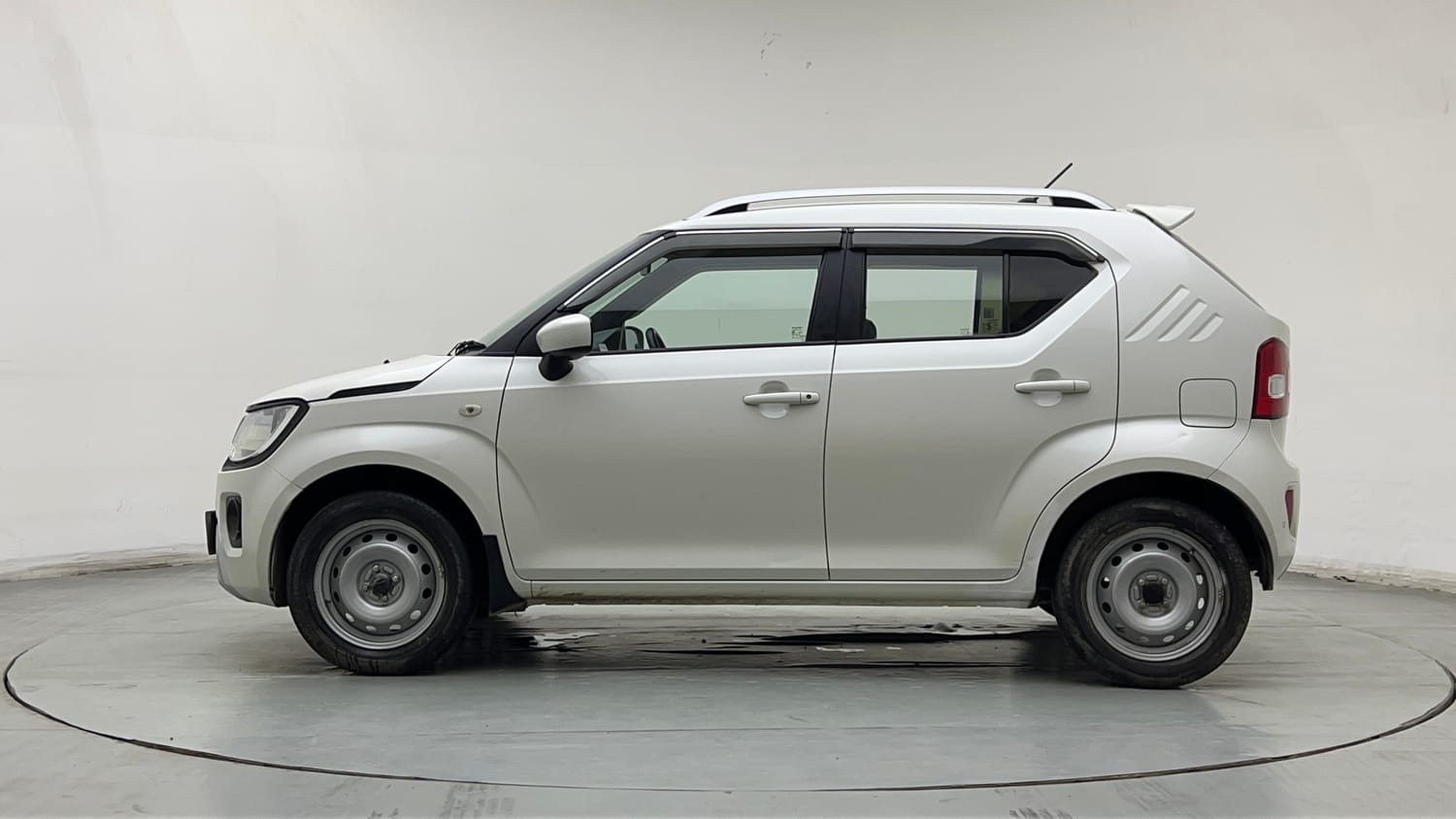 Used 2023 Maruti Suzuki Ignis Sigma 1.2 MT Petrol Manual exterior LEFT SIDE VIEW