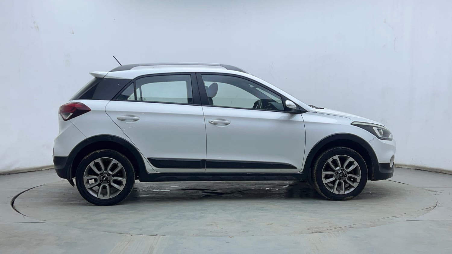 Used 2015 Hyundai i20 Active 1.2 S Petrol Manual exterior RIGHT SIDE VIEW