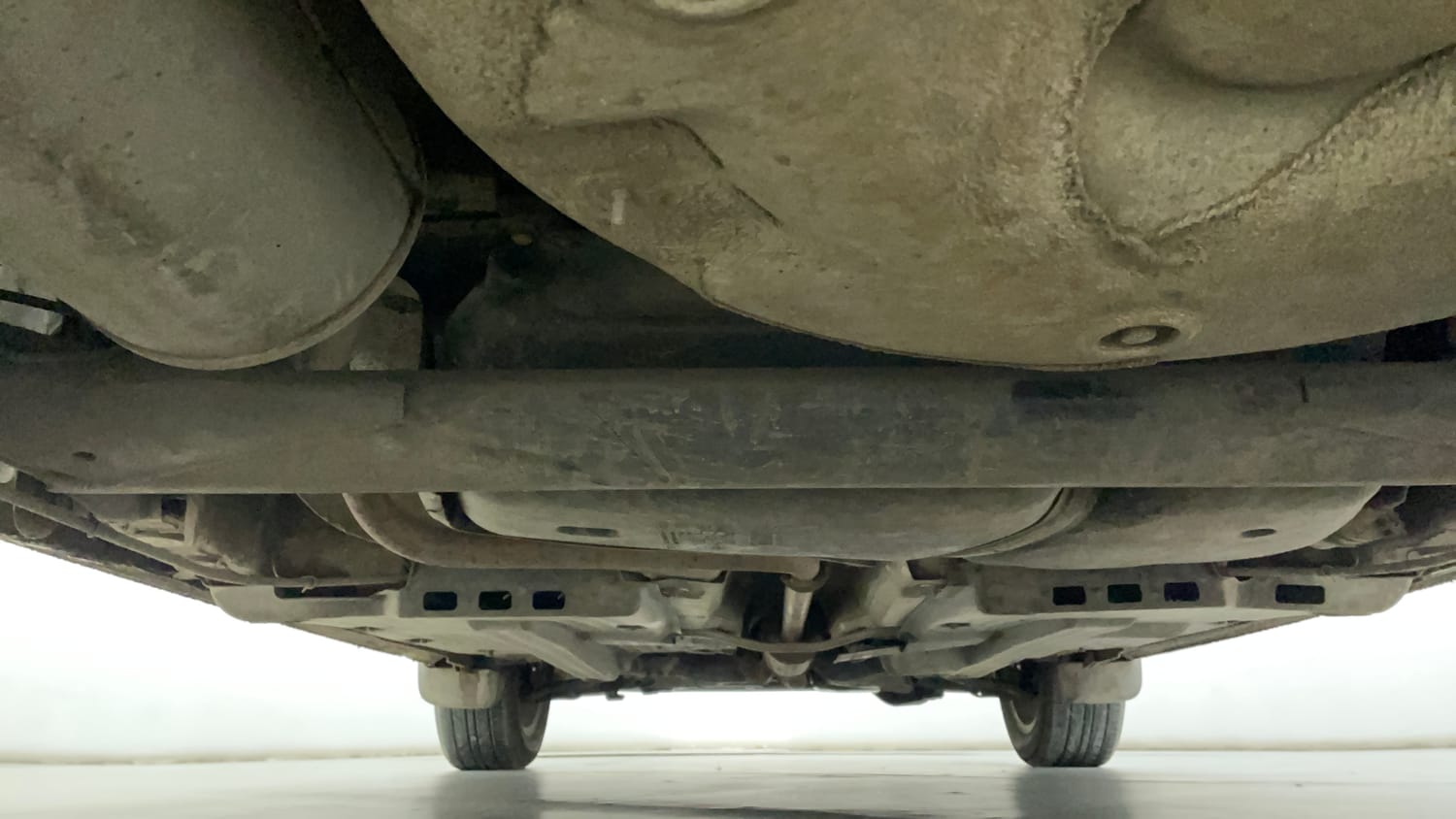 Used 2017 Volkswagen Ameo Comfortline 1.2L (P) Petrol Manual extra REAR UNDERBODY VIEW (TAKEN FROM REAR)