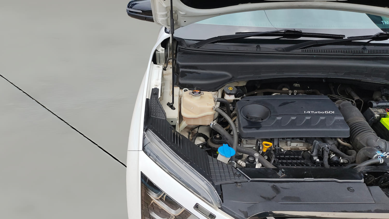 Used 2022 Hyundai Creta SX (O) 1.4 Turbo 7 DCT Dual Tone Petrol Automatic engine ENGINE RIGHT SIDE HINGE & APRON VIEW
