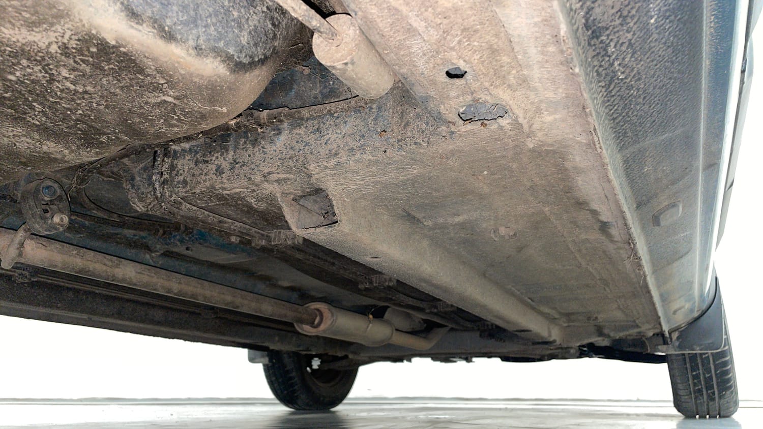 Used 2020 Renault Kwid CLIMBER 1.0 AMT Opt Petrol Automatic extra REAR RIGHT UNDERBODY VIEW
