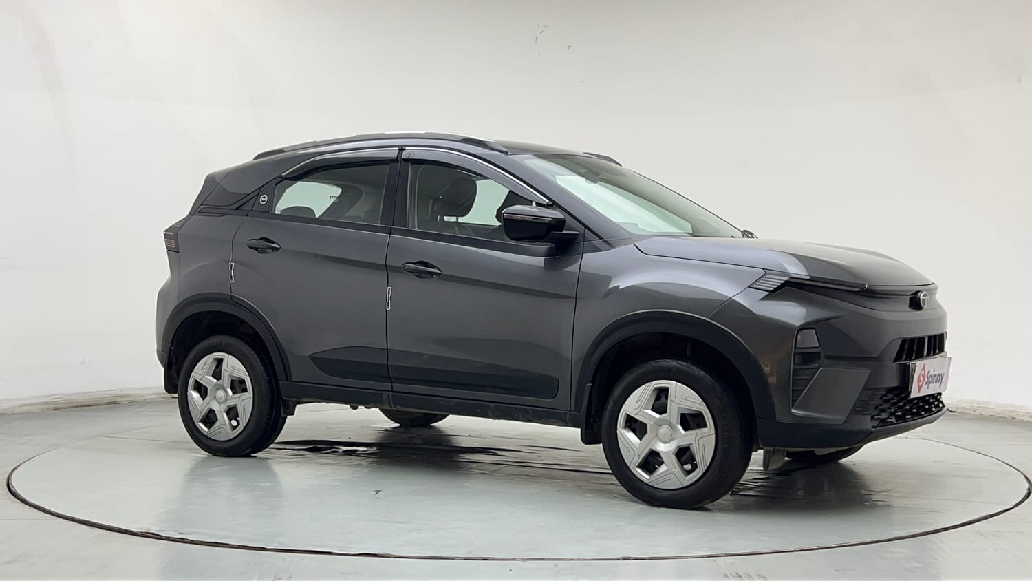 Used 2024 Tata Nexon Pure 1.2 Revotron Petrol 6MT Petrol Manual exterior RIGHT FRONT CORNER VIEW
