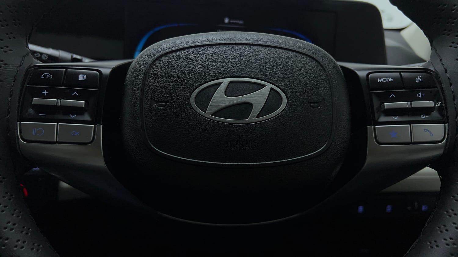 Used 2024 Hyundai Verna SX 1.5 Petrol MT Petrol Manual top_features Airbags