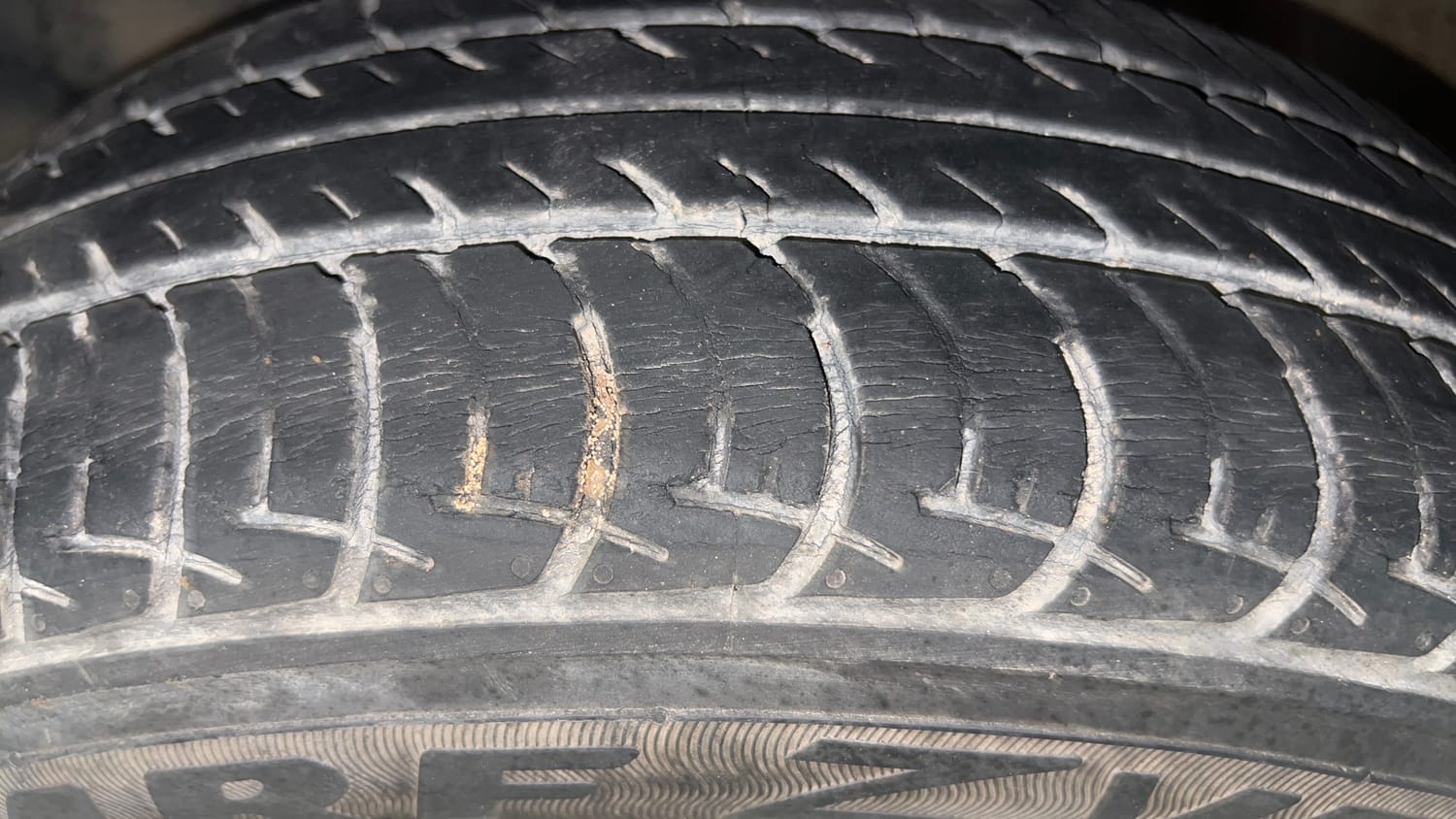 Used 2019 Maruti Suzuki Wagon R ZXi 1.2 Petrol Manual tyres LEFT FRONT TYRE TREAD VIEW