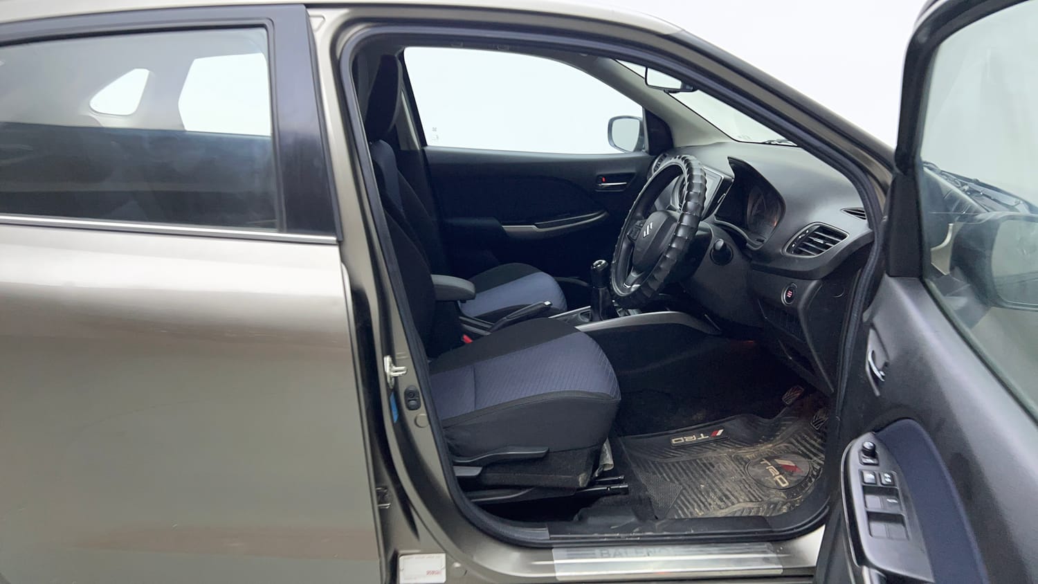 Used 2021 Maruti Suzuki Baleno Zeta Petrol Manual interior RIGHT SIDE FRONT DOOR CABIN VIEW