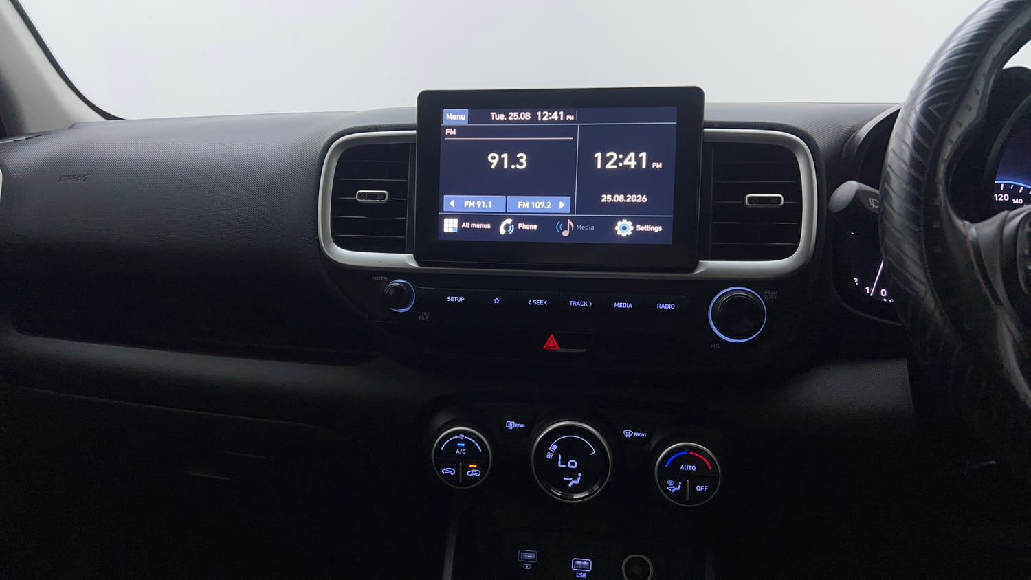Used 2021 Hyundai Venue SX 1.0 Turbo Petrol Manual interior MUSIC SYSTEM & AC CONTROL VIEW
