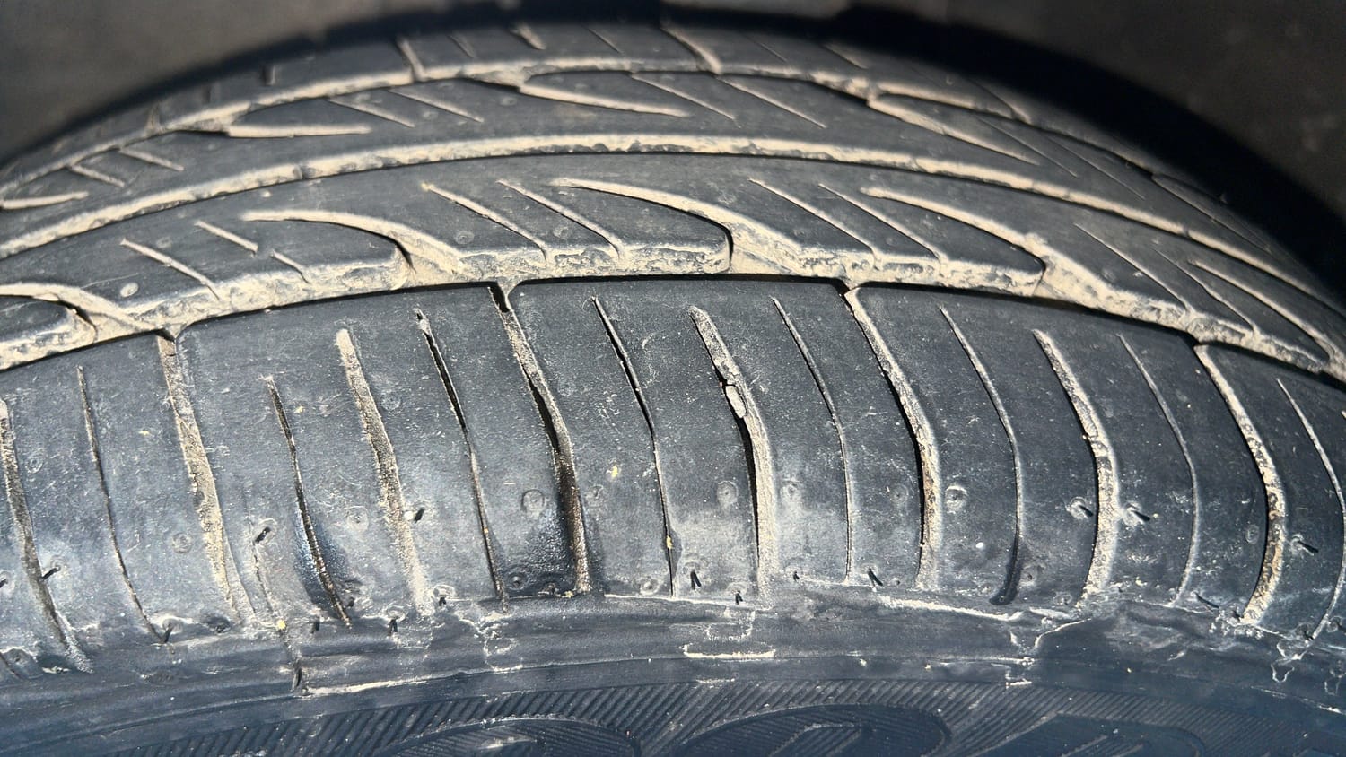 Used 2019 Maruti Suzuki Alto 800 VXi Petrol Manual tyres LEFT FRONT TYRE TREAD VIEW