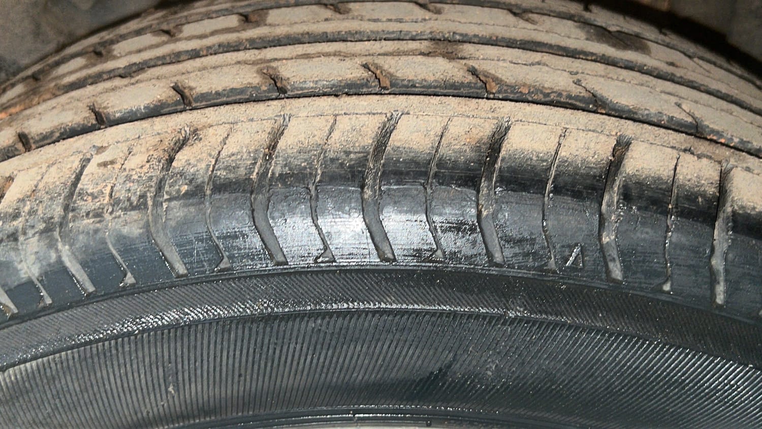 Used 2017 Tata Tiago Revotron XZA Petrol Automatic tyres LEFT REAR TYRE TREAD VIEW