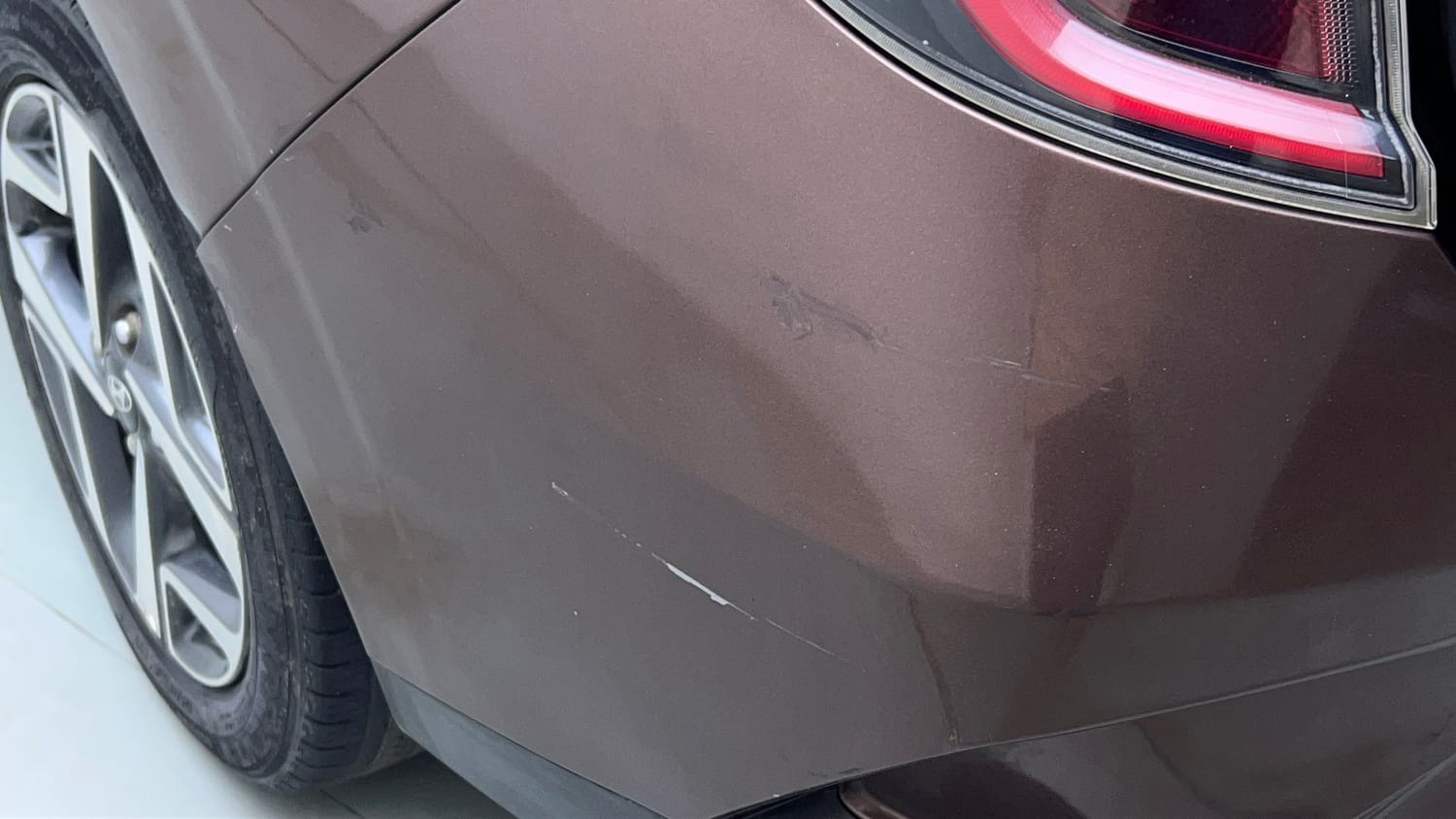 Used 2020 Hyundai Aura SX Plus 1.2 AMT Petrol Petrol Automatic dents MINOR SCRATCH