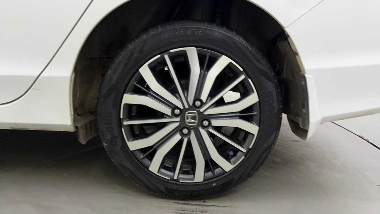 Used 2019 Honda City ZX CVT Petrol Petrol Automatic tyres LEFT REAR TYRE RIM VIEW