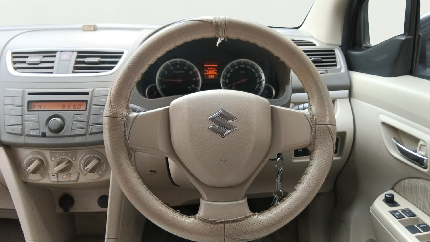 Used 2015 Maruti Suzuki Ertiga Vxi Petrol Manual interior STEERING VIEW