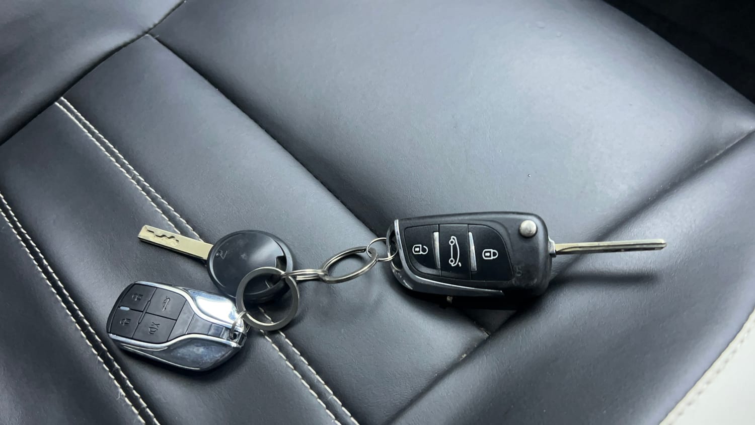 Used 2024 Tata Punch Pure MT Petrol Manual extra CAR KEY VIEW