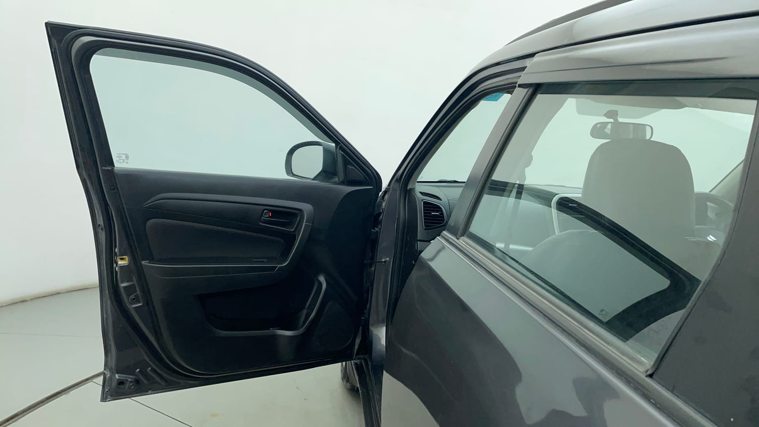 Used 2022 maruti-suzuki Vitara Brezza VXi Petrol Manual interior LEFT FRONT DOOR OPEN VIEW
