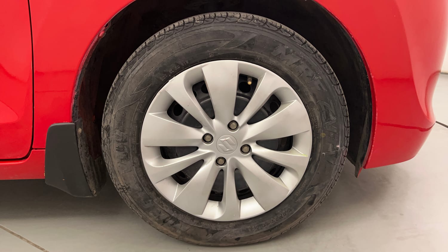 Used 2018 Maruti Suzuki Baleno Delta 1.2 AT Petrol Automatic tyres RIGHT FRONT TYRE RIM VIEW